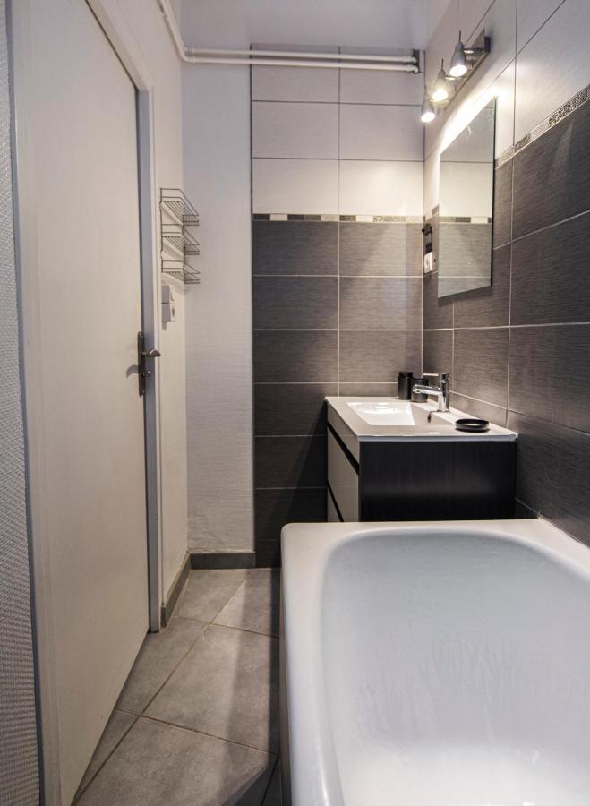 Appartement Avec Balcon A 250 M De La Gare, Hyper Centre Tours Exterior photo